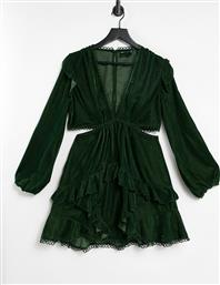 ASOS DESIGN mini dress with circle trim in velvet-Green από το Asos