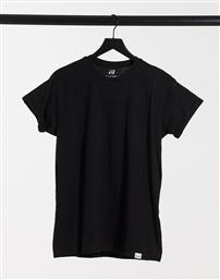 Pull&Bear muscle fit t-shirt in black από το Asos