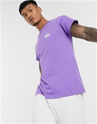 Pull&Bear muscle fit t-shirt with chest print in purple από το Asos